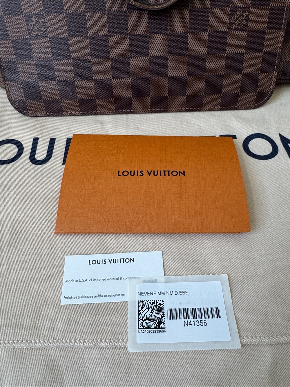 Authentic Louis Vuitton Neverfull MM - Picture 17 of 17